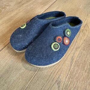 HAFLINGER® Grizzly Clogs | Grizzly Kanon, Navy Size 37